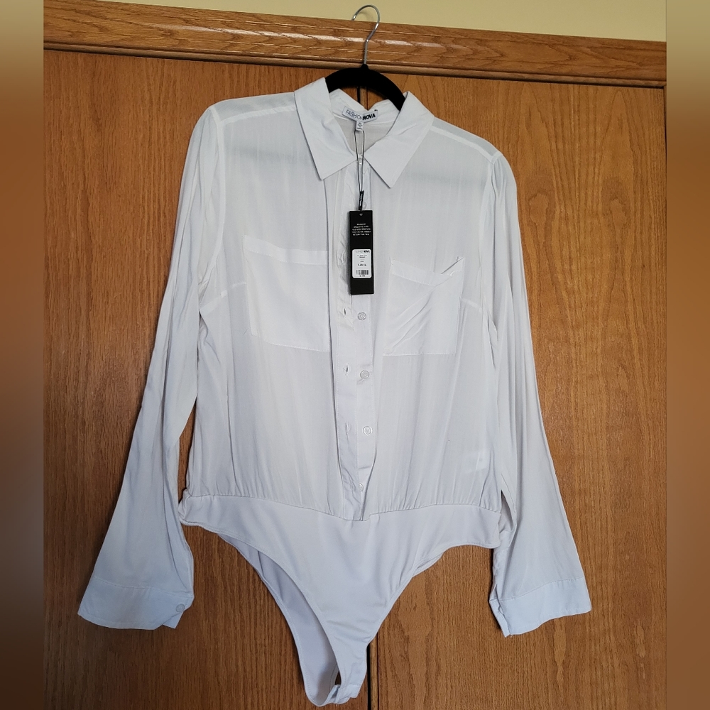 Fashion Nova White Button Up Bodysuit Size XL